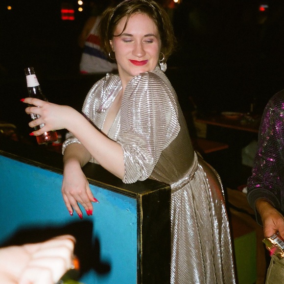 Meet your Posher, Danielle - Picture 2 of 4